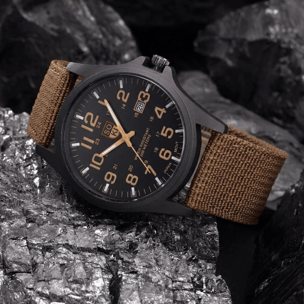 Montre de randonnée résistante et étanche pour homme | Montevall - Montevall